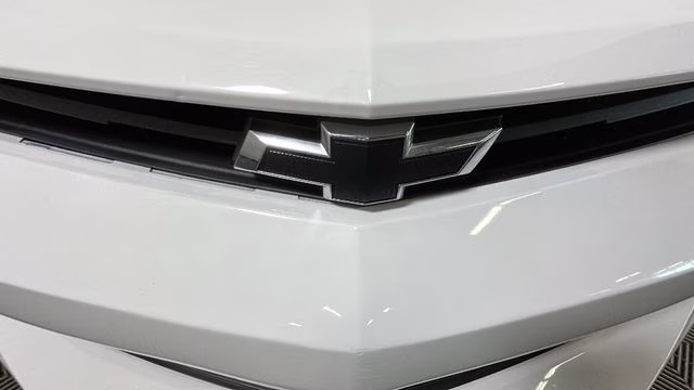 2017 Summit White Chevrolet Camaro 1LT RWD Coupe