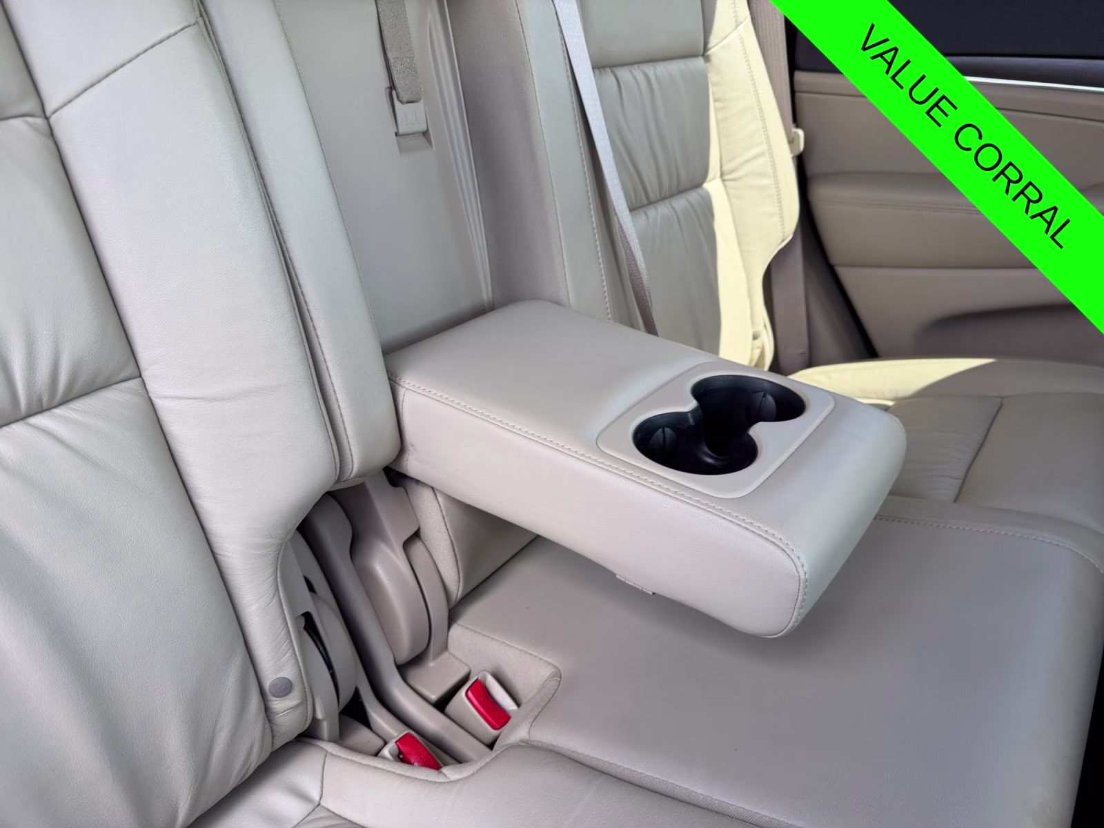 2015 Cashmere Pearlcoat Jeep Grand Cherokee Limited 4X4 SUV