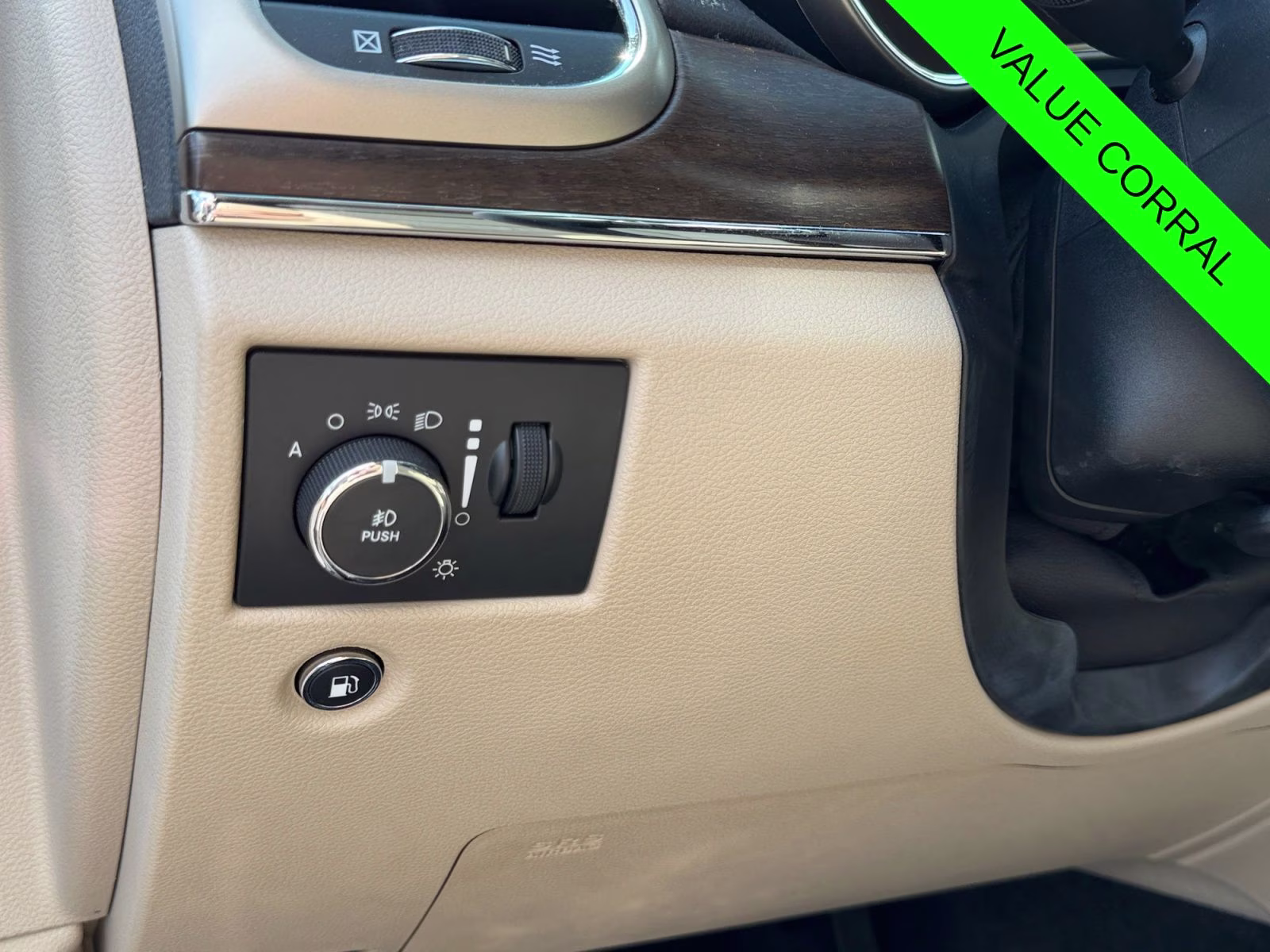 2015 Cashmere Pearlcoat Jeep Grand Cherokee Limited 4X4 SUV