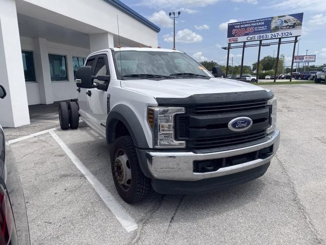 2019 Oxford White Ford Super Duty F-450 DRW XL 4X4 Chassis