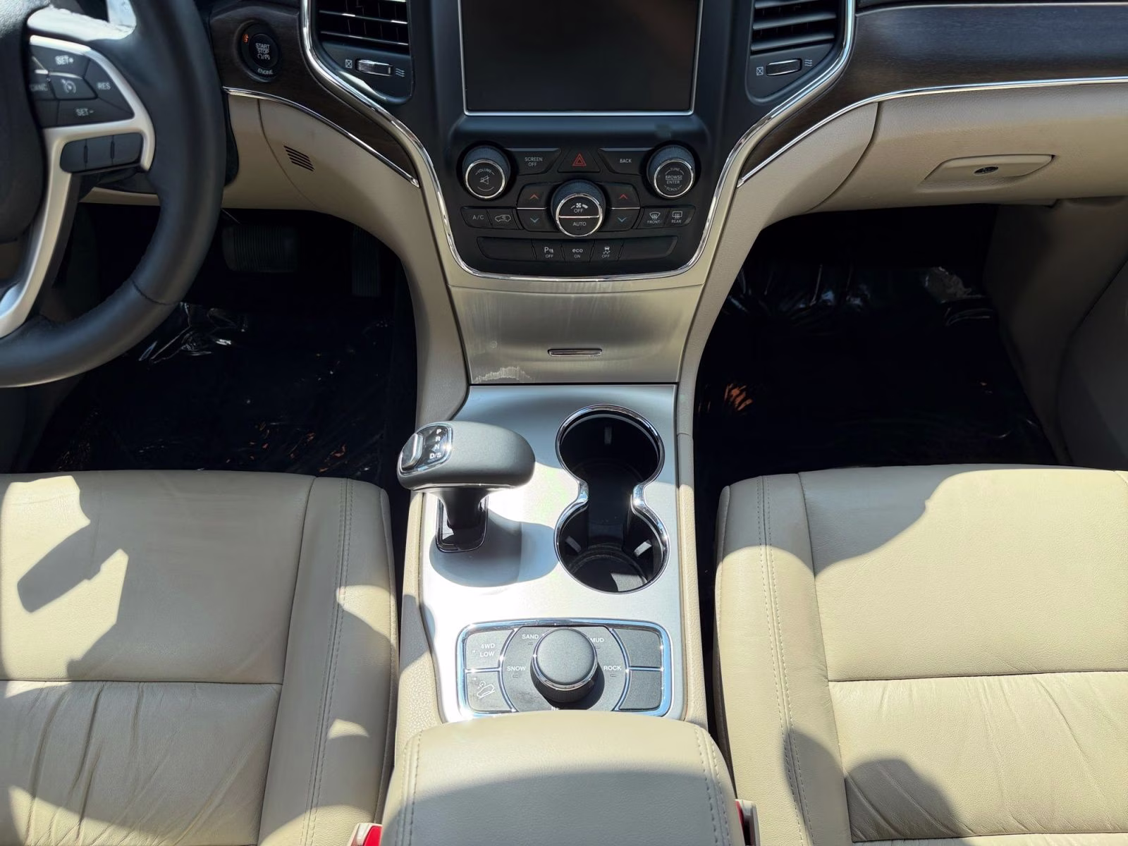 2015 Cashmere Pearlcoat Jeep Grand Cherokee Limited 4X4 SUV