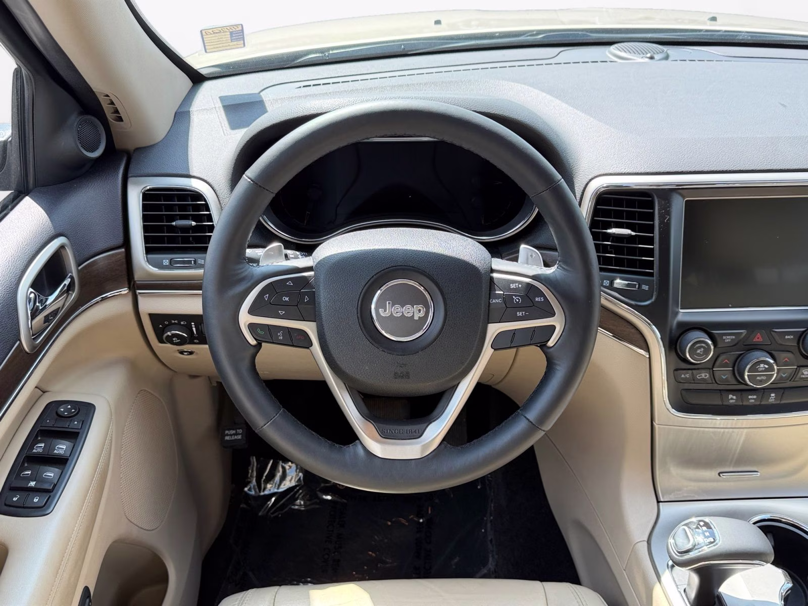 2015 Cashmere Pearlcoat Jeep Grand Cherokee Limited 4X4 SUV