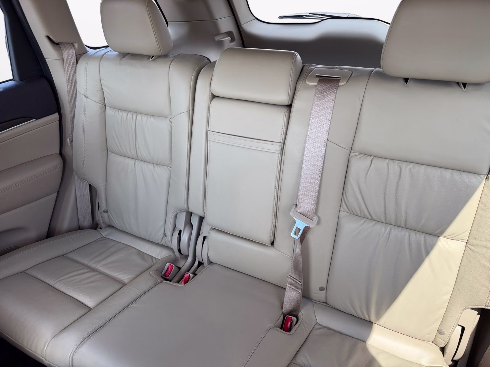 2015 Cashmere Pearlcoat Jeep Grand Cherokee Limited 4X4 SUV
