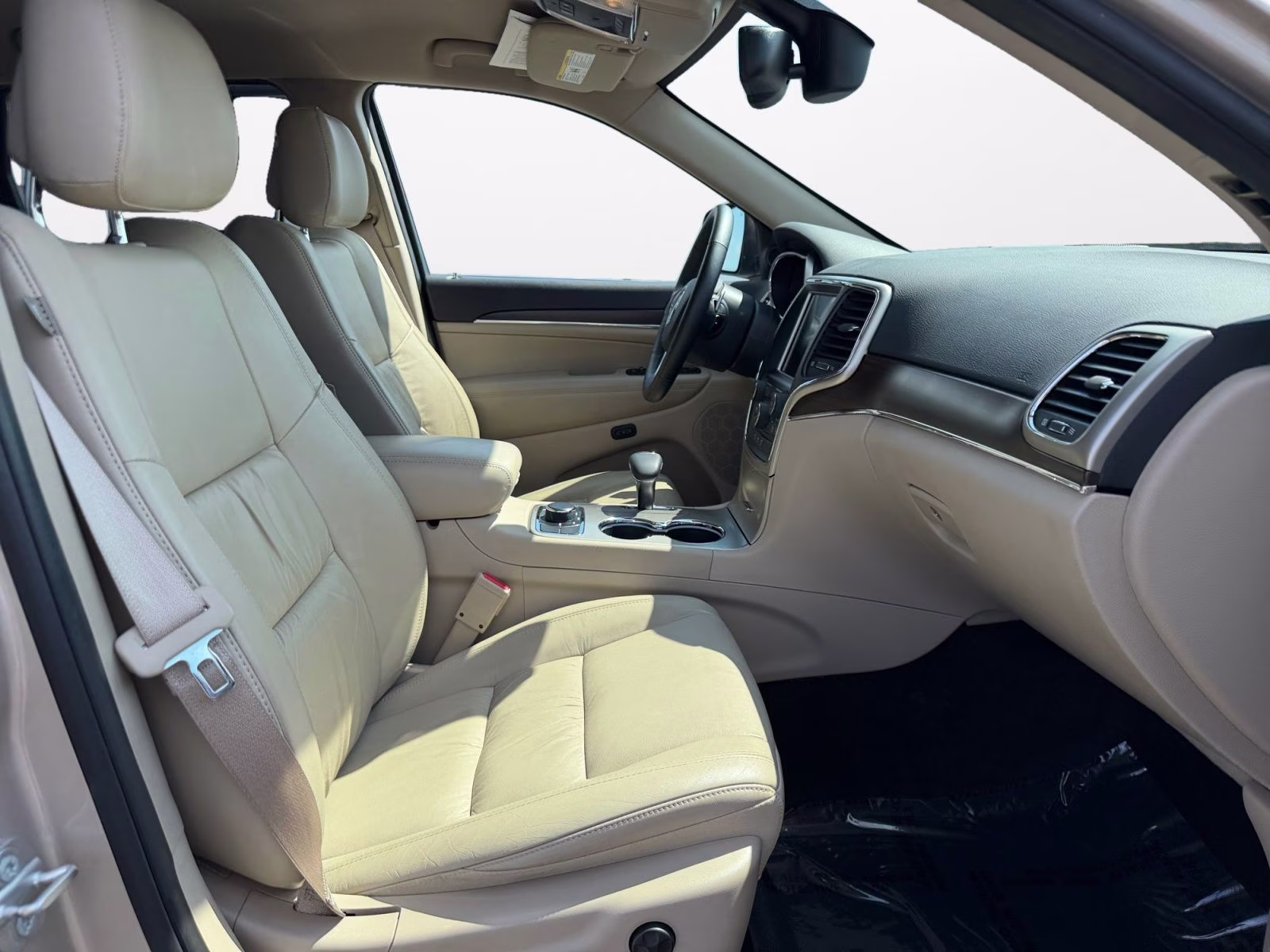 2015 Cashmere Pearlcoat Jeep Grand Cherokee Limited 4X4 SUV