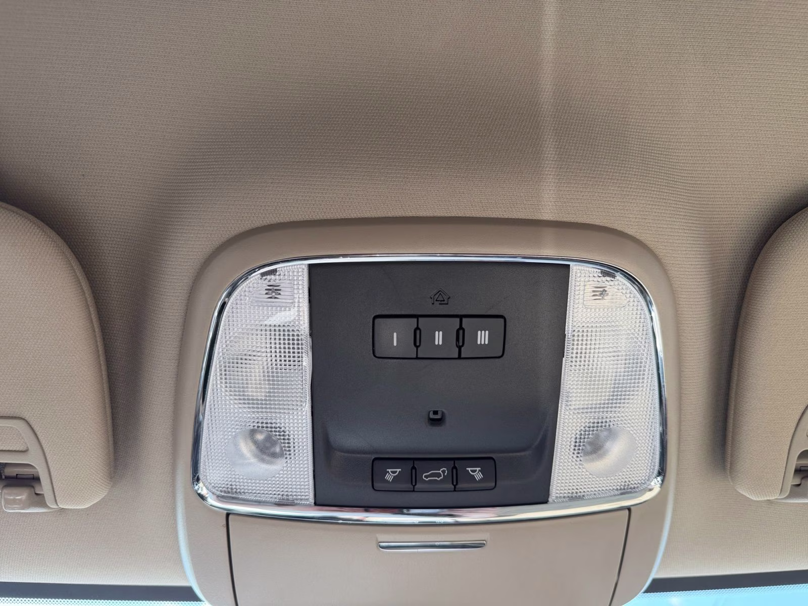 2015 Cashmere Pearlcoat Jeep Grand Cherokee Limited 4X4 SUV