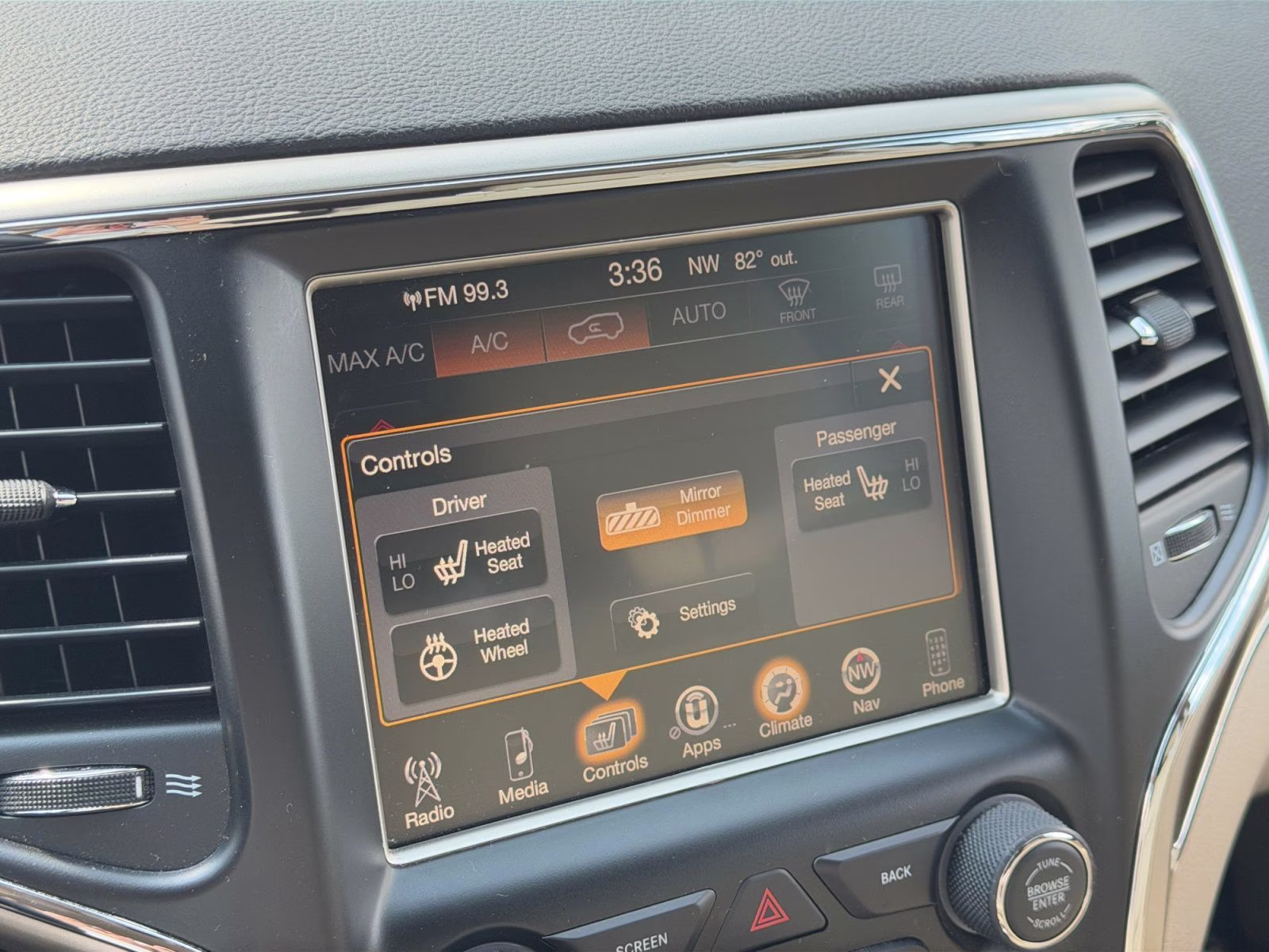 2015 Cashmere Pearlcoat Jeep Grand Cherokee Limited 4X4 SUV
