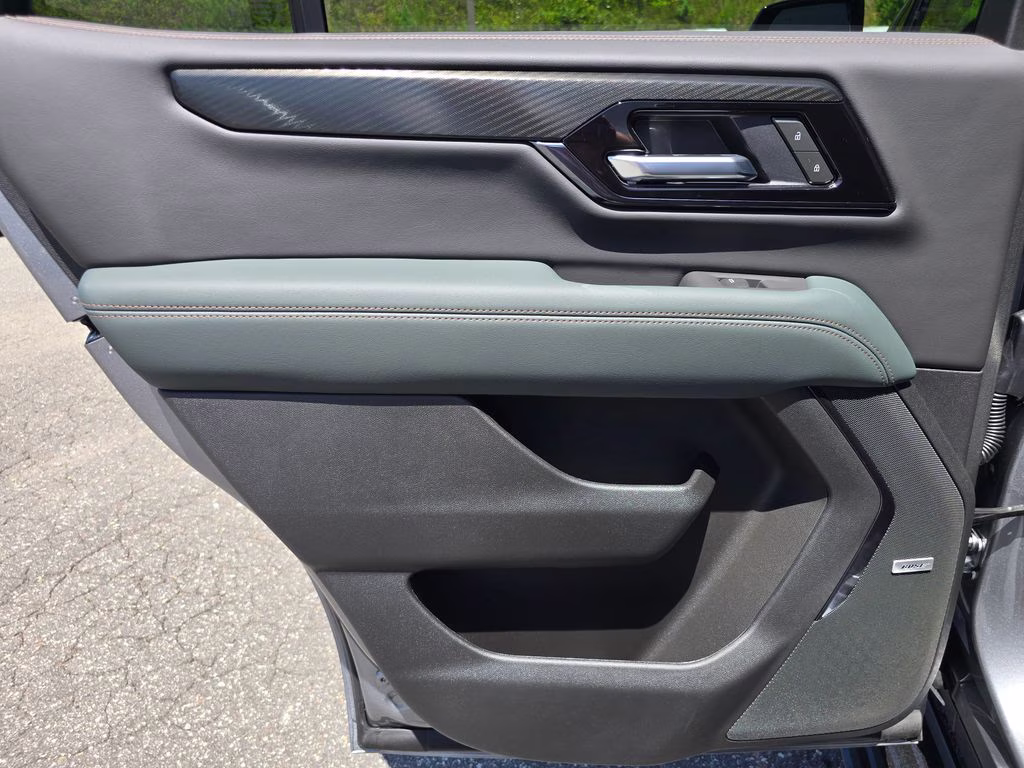 2026 Sterling Metallic GMC Yukon AT4 4X4 SUV