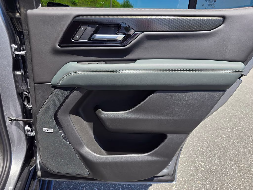 2026 Sterling Metallic GMC Yukon AT4 4X4 SUV
