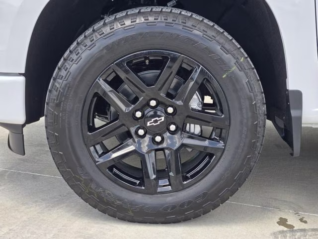 2026 Summit White Chevrolet Silverado 1500 Custom RWD Truck