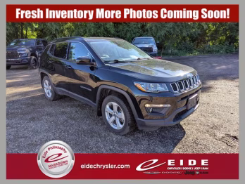 2019 Diamond Black Crystal Pearlcoat Jeep Compass Latitude 4X4 SUV
