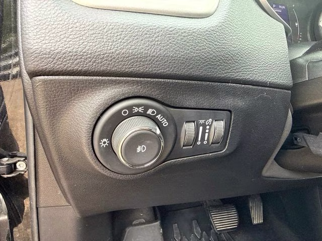 2019 Diamond Black Crystal Pearlcoat Jeep Compass Latitude 4X4 SUV