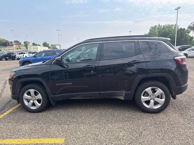 2019 Diamond Black Crystal Pearlcoat Jeep Compass Latitude 4X4 SUV