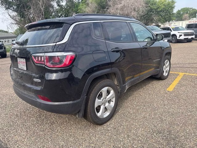 2019 Diamond Black Crystal Pearlcoat Jeep Compass Latitude 4X4 SUV