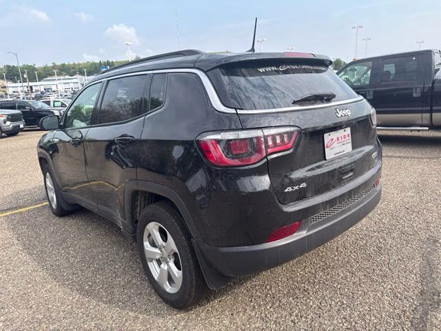 2019 Diamond Black Crystal Pearlcoat Jeep Compass Latitude 4X4 SUV
