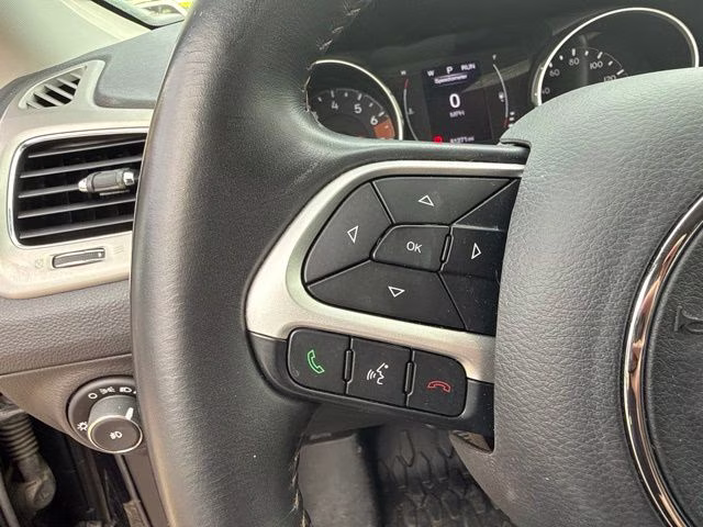 2019 Diamond Black Crystal Pearlcoat Jeep Compass Latitude 4X4 SUV