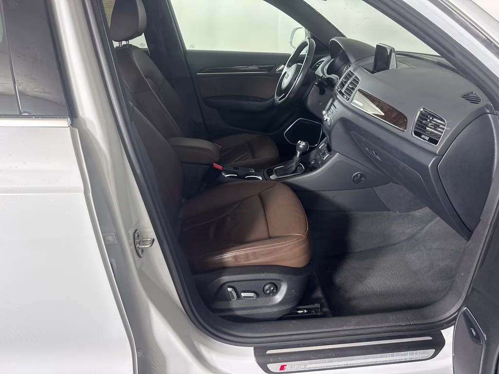 2016 Glacier White Metallic Audi Q3 2.0T Prestige AWD SUV