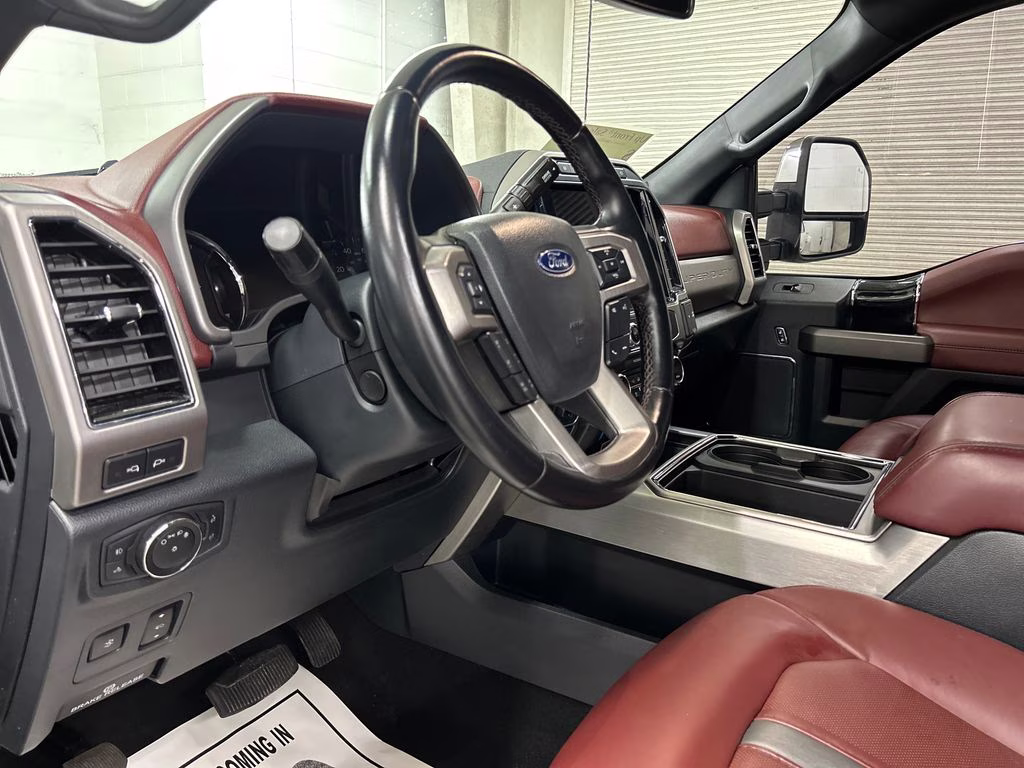 2022 White Metallic Ford Super Duty F-350 DRW Platinum 4X4 Truck