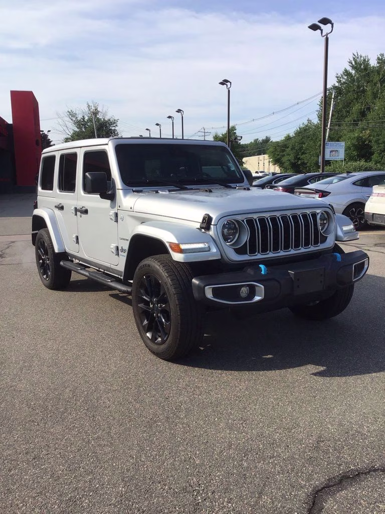 2024 Silver Zynith Clearcoat Jeep Wrangler Sahara 4xe 4X4 SUV