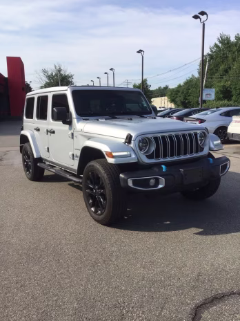 2024 Silver Zynith Clearcoat Jeep Wrangler Sahara 4xe 4X4 SUV