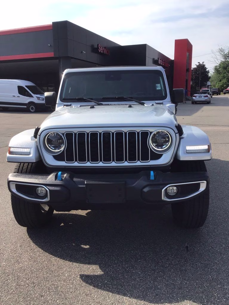 2024 Silver Zynith Clearcoat Jeep Wrangler Sahara 4xe 4X4 SUV