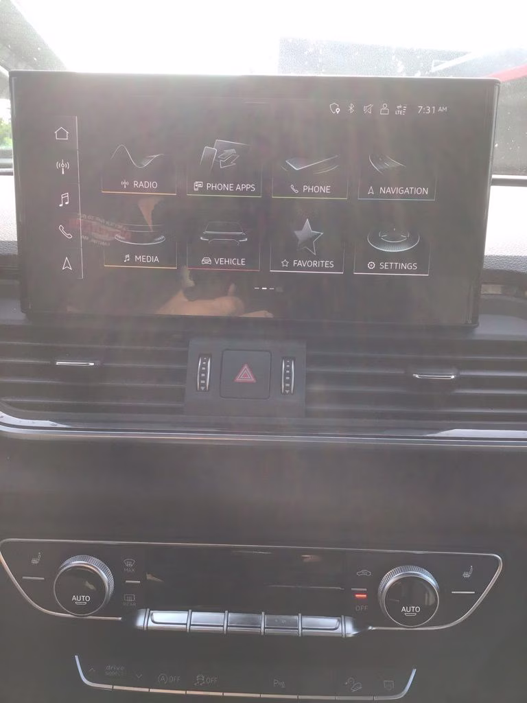 2022 White Audi Q5 Sportback AWD SUV
