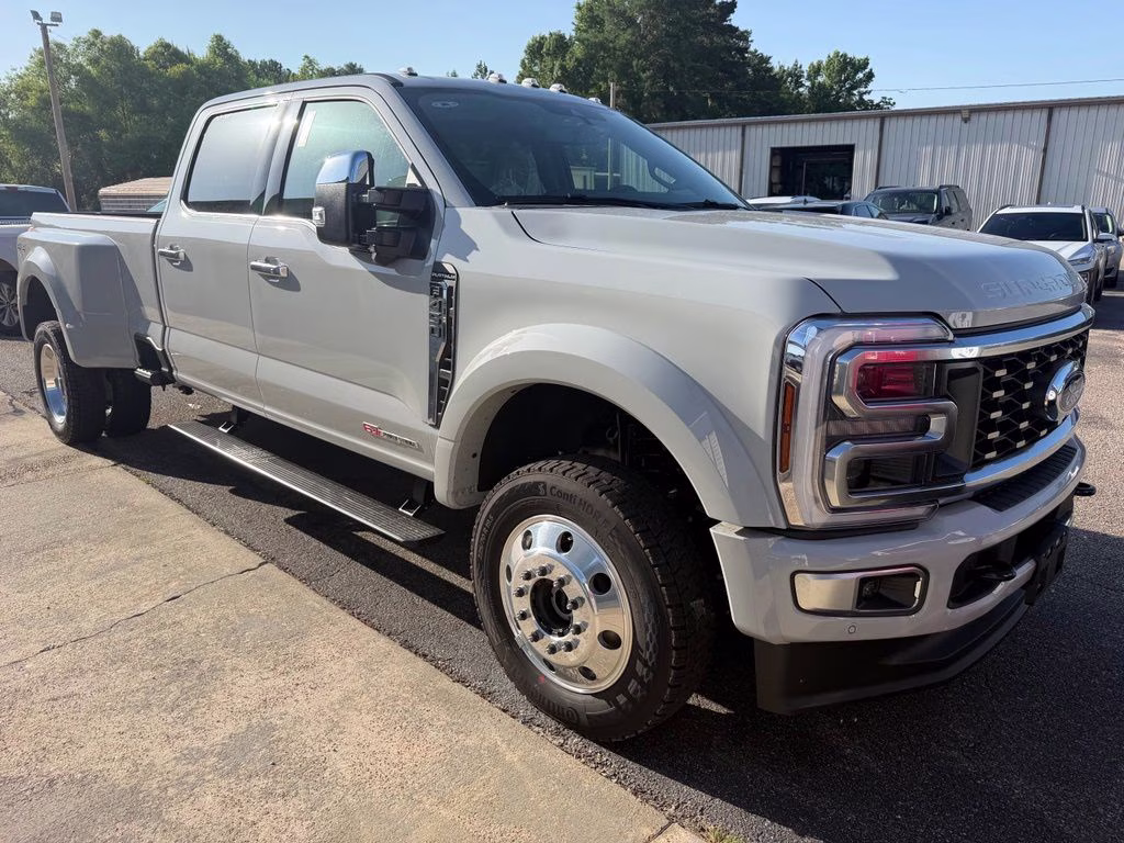 2026 Avalanche Ford Super Duty F-450 DRW Platinum 4X4 Truck