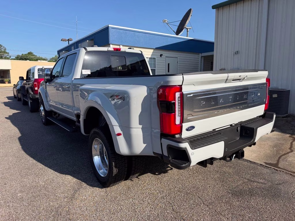 2026 Avalanche Ford Super Duty F-450 DRW Platinum 4X4 Truck