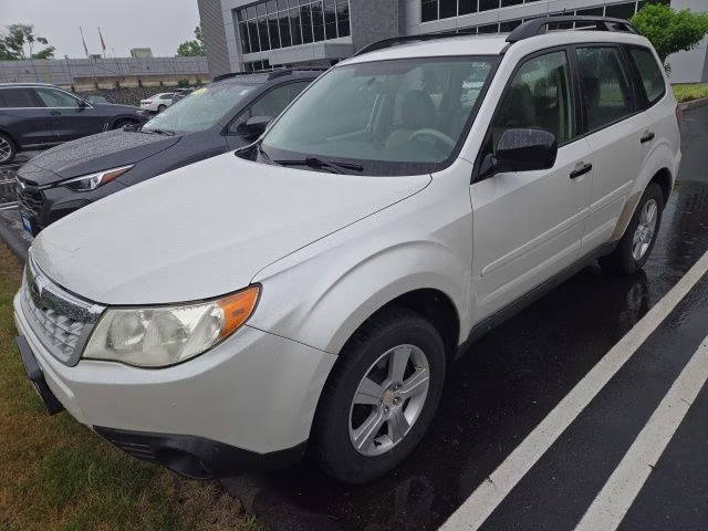 2011 Satin White Pearl Subaru Forester 2.5X AWD SUV