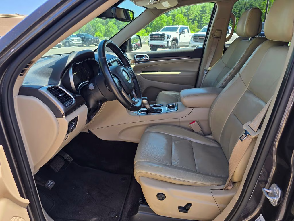 2018 Granite Crystal Metallic Clearcoat Jeep Grand Cherokee Limited 4X4 SUV
