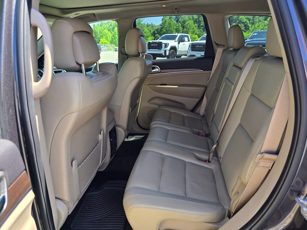2018 Granite Crystal Metallic Clearcoat Jeep Grand Cherokee Limited 4X4 SUV