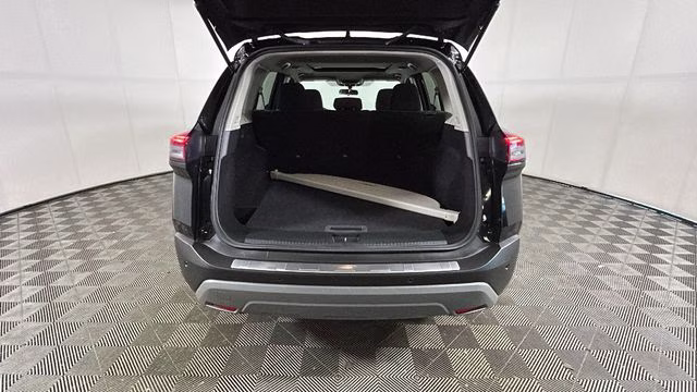 2021 Super Black Nissan Rogue SV AWD SUV
