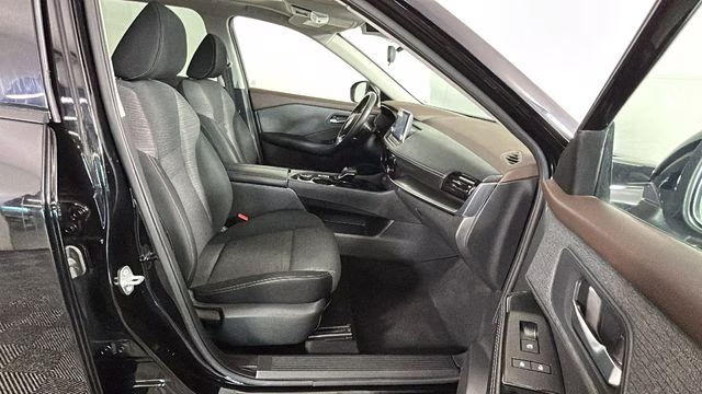 2021 Super Black Nissan Rogue SV AWD SUV