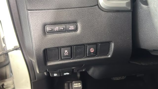 2021 Pearl White Tricoat Nissan Murano S FWD SUV