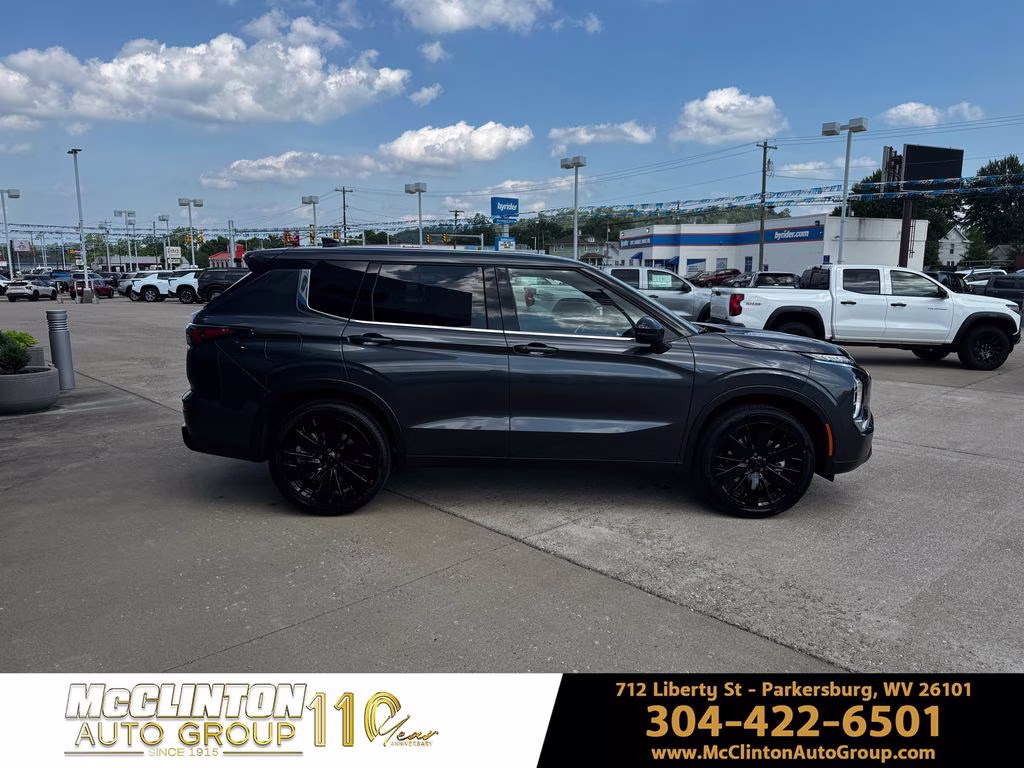 2026 Graphite Gray Mitsubishi Outlander LE AWD SUV