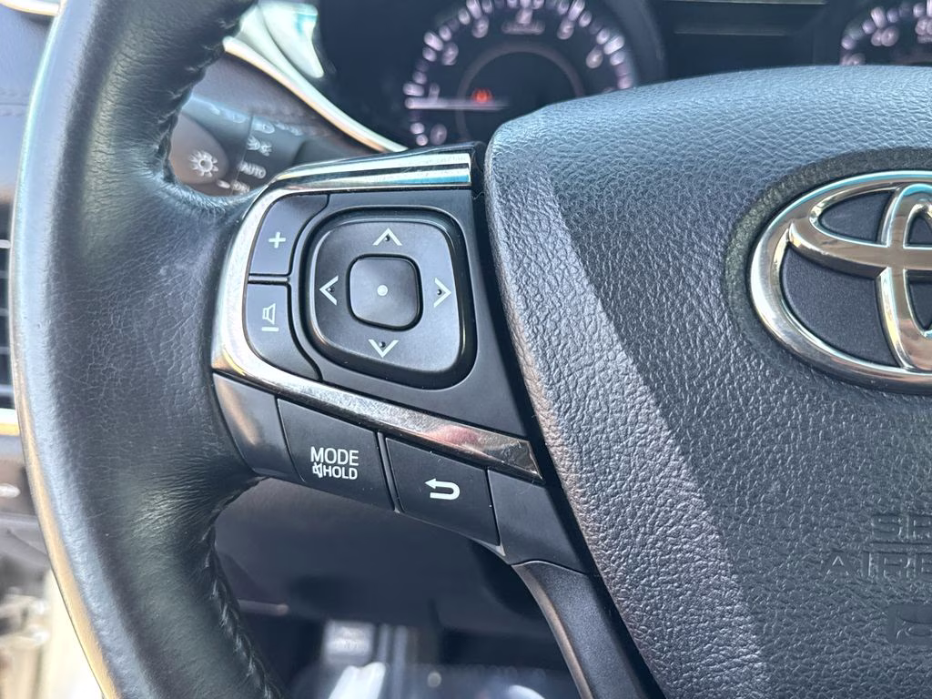 2014 Creme Brulee Mica Toyota Avalon XLE Premium FWD Sedan