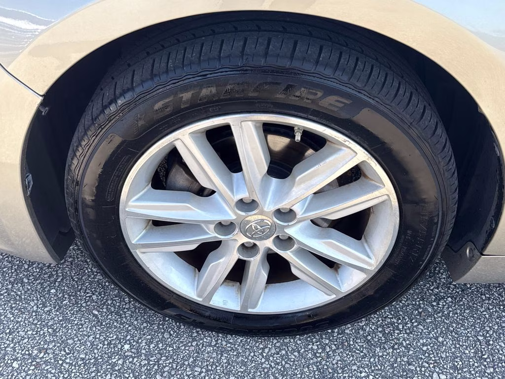 2014 Creme Brulee Mica Toyota Avalon XLE Premium FWD Sedan