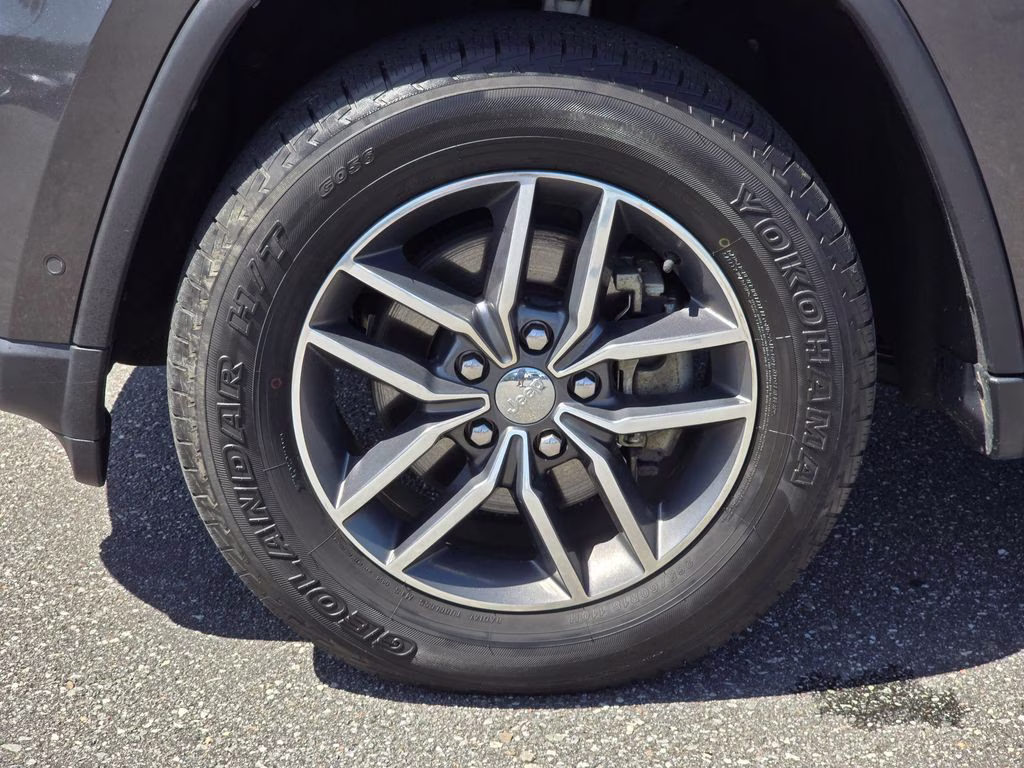 2018 Granite Crystal Metallic Clearcoat Jeep Grand Cherokee Limited 4X4 SUV