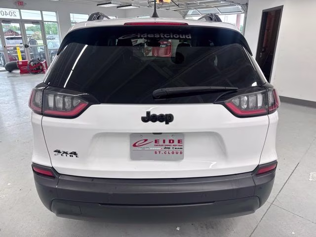 2021 Bright White Clearcoat Jeep Cherokee Altitude 4X4 SUV