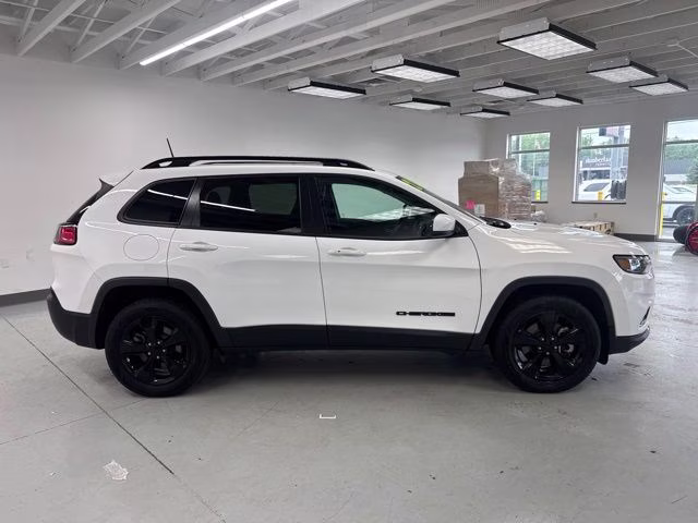 2021 Bright White Clearcoat Jeep Cherokee Altitude 4X4 SUV