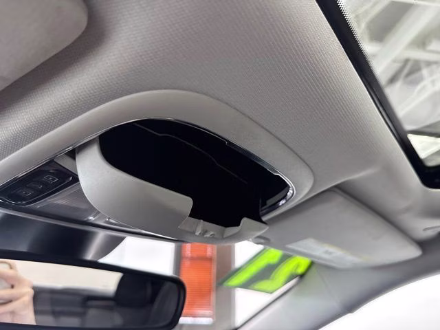 2021 Bright White Clearcoat Jeep Cherokee Altitude 4X4 SUV