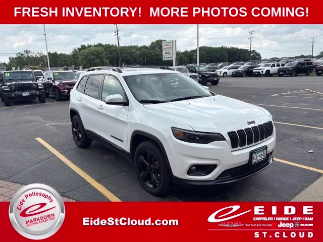 2021 Bright White Clearcoat Jeep Cherokee Altitude 4X4 SUV