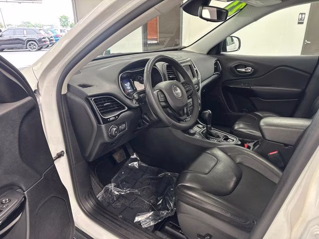 2021 Bright White Clearcoat Jeep Cherokee Altitude 4X4 SUV