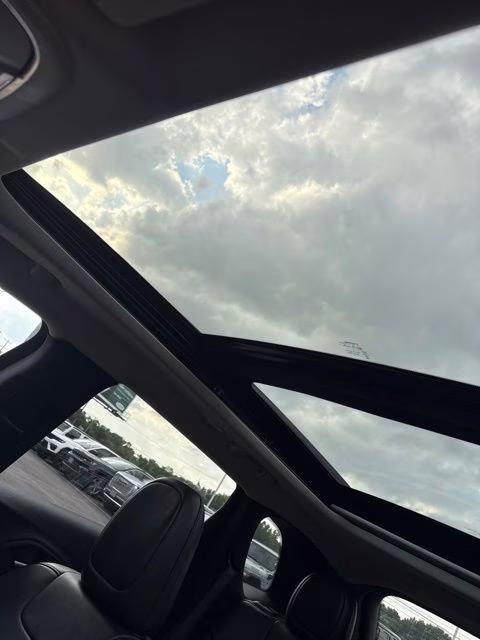 2021 Bright White Clearcoat Jeep Cherokee Altitude 4X4 SUV