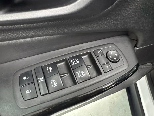 2021 Bright White Clearcoat Jeep Cherokee Altitude 4X4 SUV