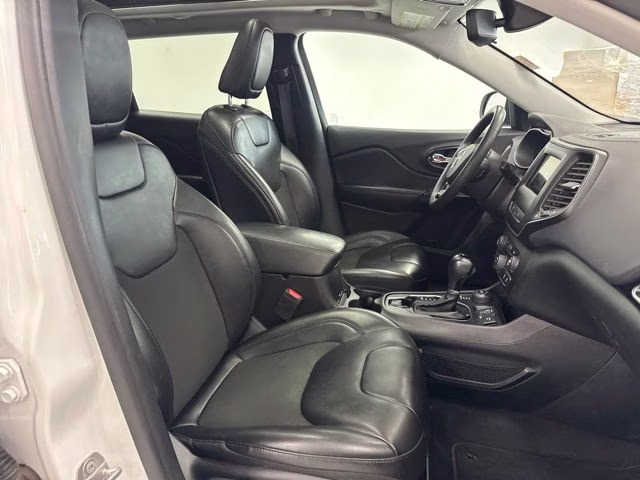 2021 Bright White Clearcoat Jeep Cherokee Altitude 4X4 SUV