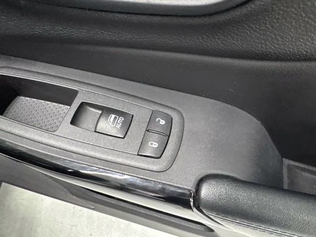 2021 Bright White Clearcoat Jeep Cherokee Altitude 4X4 SUV