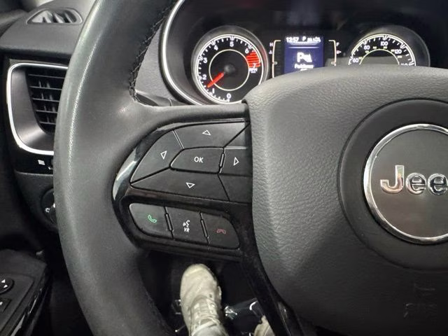 2021 Bright White Clearcoat Jeep Cherokee Altitude 4X4 SUV
