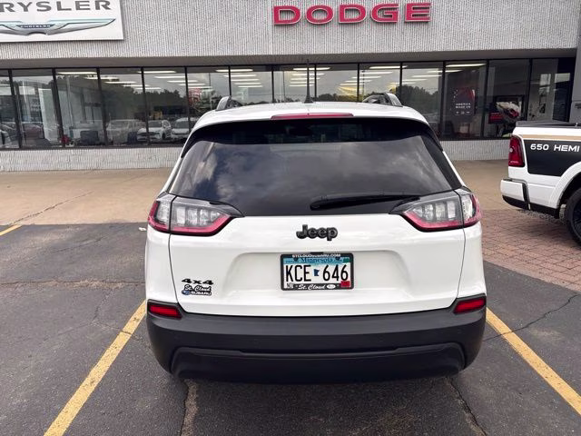 2021 Bright White Clearcoat Jeep Cherokee Altitude 4X4 SUV