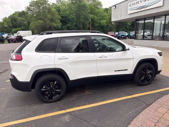 2021 Bright White Clearcoat Jeep Cherokee Altitude 4X4 SUV