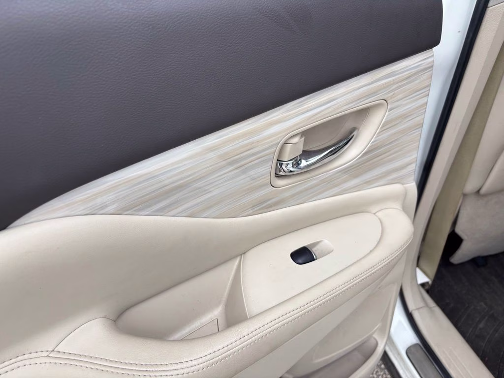 2015 Pearl White Nissan Murano Platinum AWD SUV